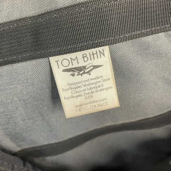 Tom Bihn Backpack 15” Red And Black - Picture 8 of 10